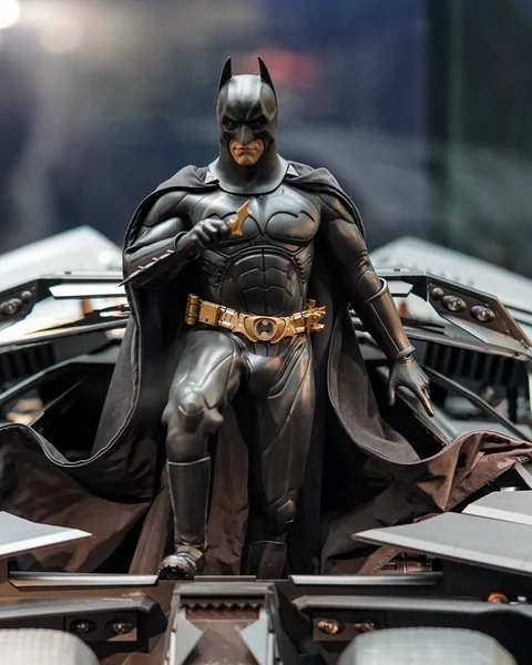 Hot toys MMS595 DC Batman Begins Batman Bruce Wayne